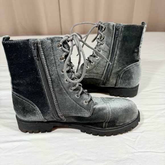 mySTYLE | Velvet Lace-Up Boots | 8 - Picture 4 of 9